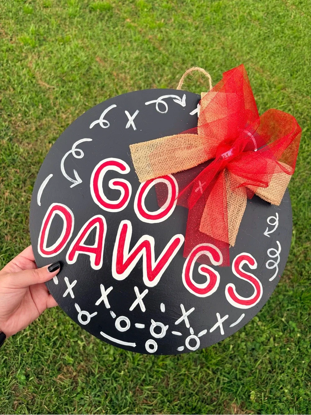 Go Dawgs Round Black & Red Door Hanger